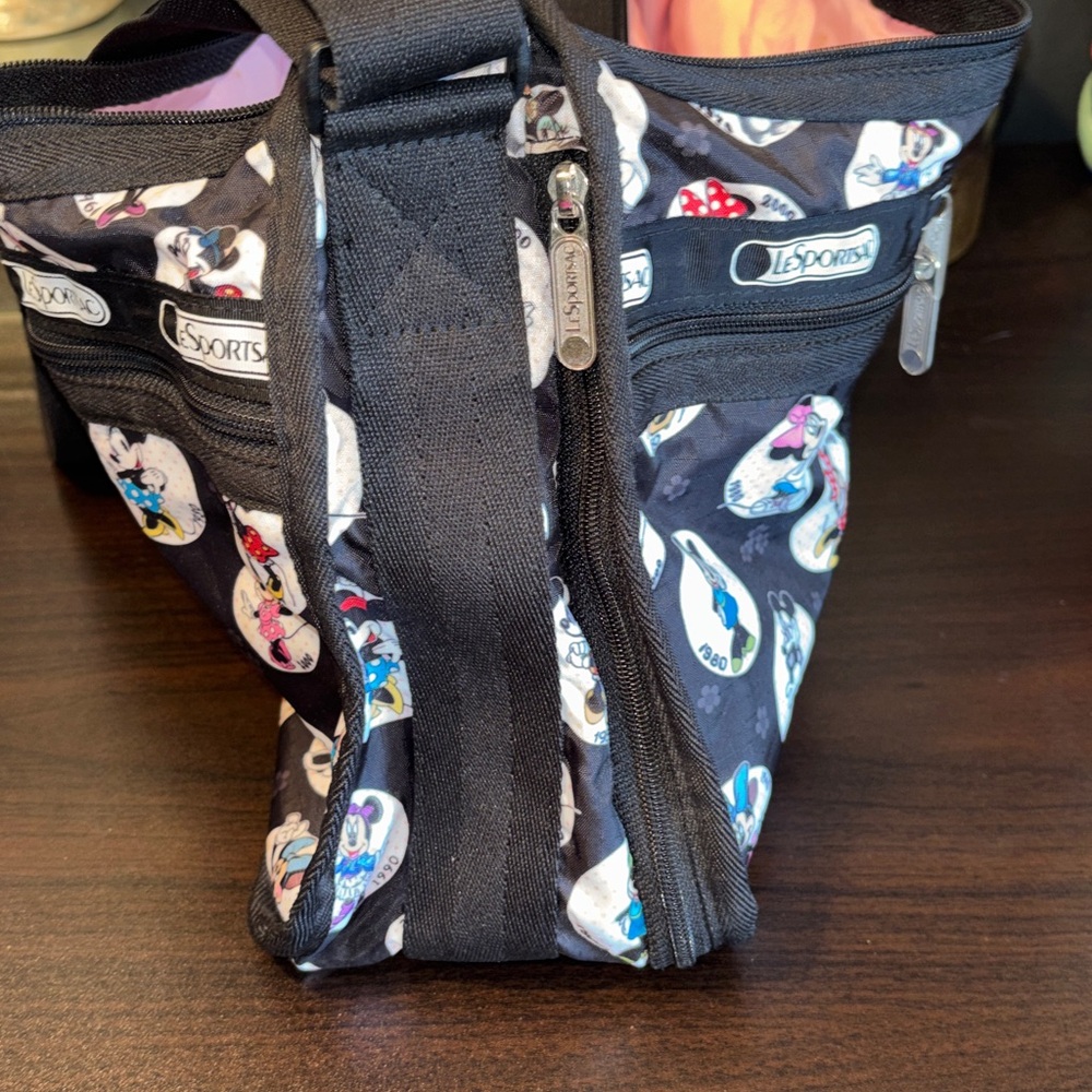 EUC LeSportsac Disney Minnie Mouse Deluxe Everyday Bag in the "Celebrate M - Picture 10 of 16